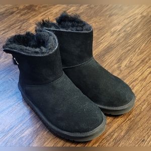 Koolaburra Jaelyn Mini Black Suede Fringe Boots Size 7